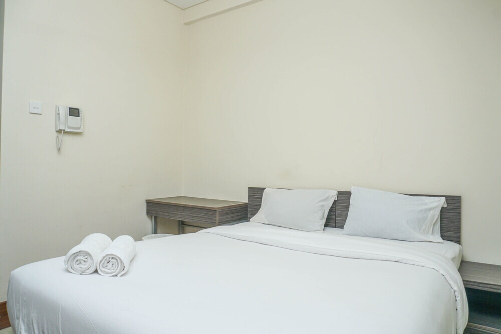 Джакарта: Good Location @ Studio Puri Orchard Apartment