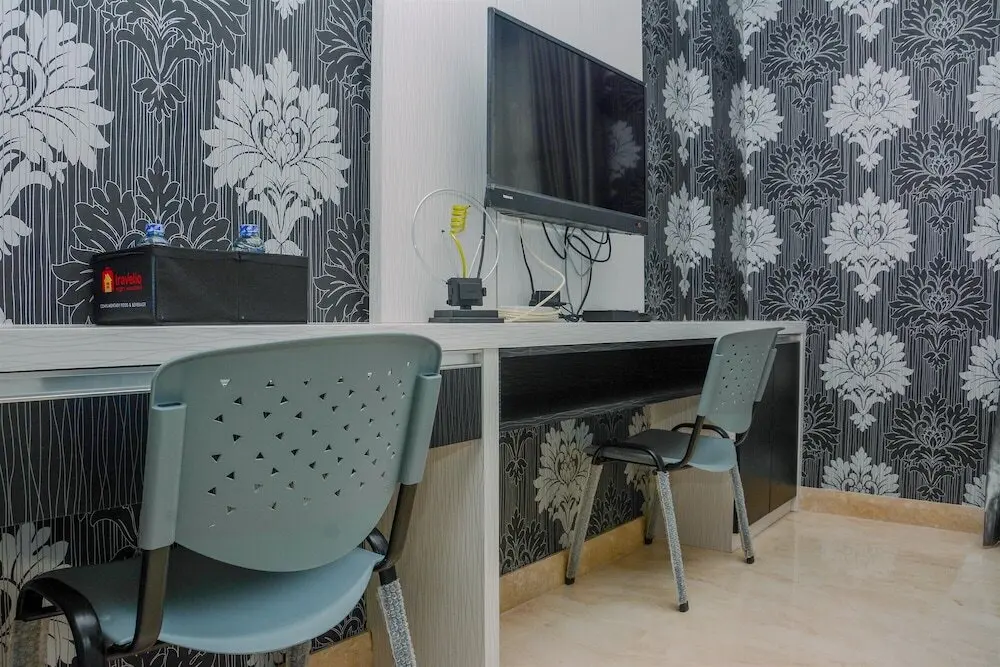 Джакарта: Best Price Studio Apartment at Gold Coast