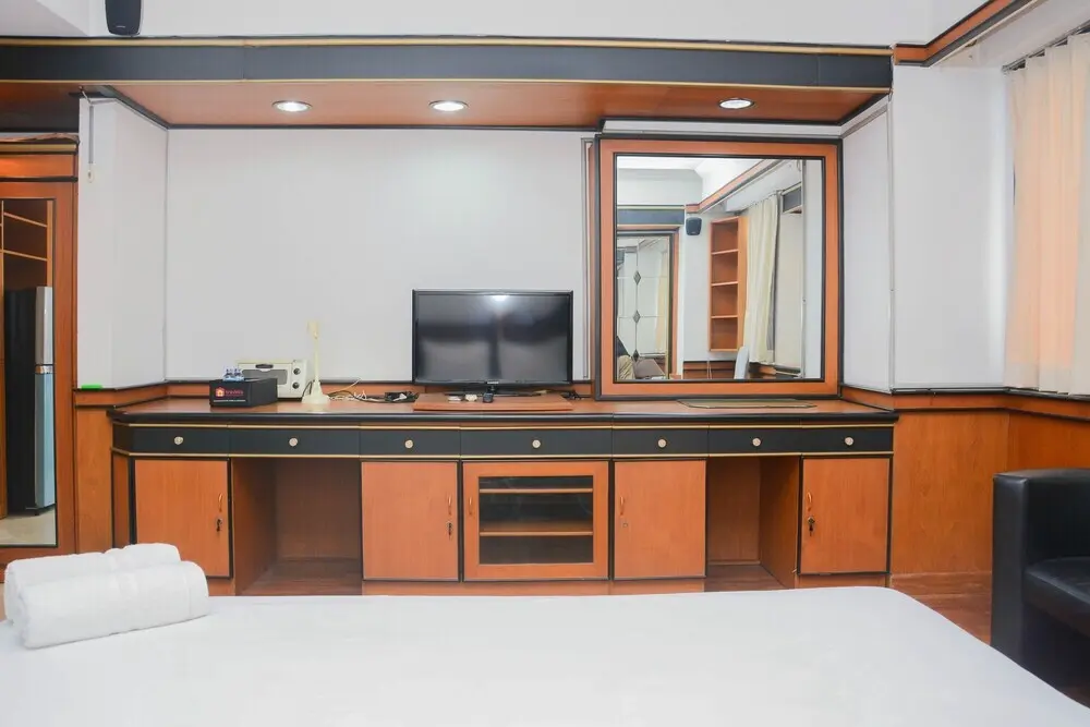 Джакарта: Stylish and Posh Studio Park Royale Apartment