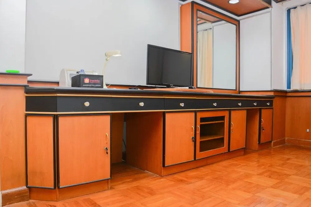 Джакарта: Stylish and Posh Studio Park Royale Apartment