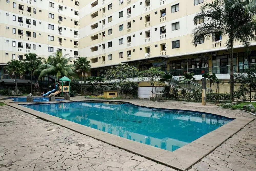 Джакарта: Comfortable and Homey Studio Apartment at Kebagusan City
