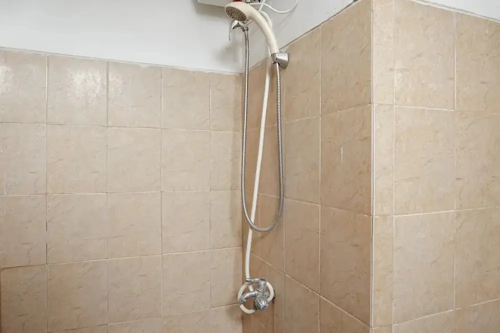 Джакарта: Comfortable and Homey Studio Apartment at Kebagusan City