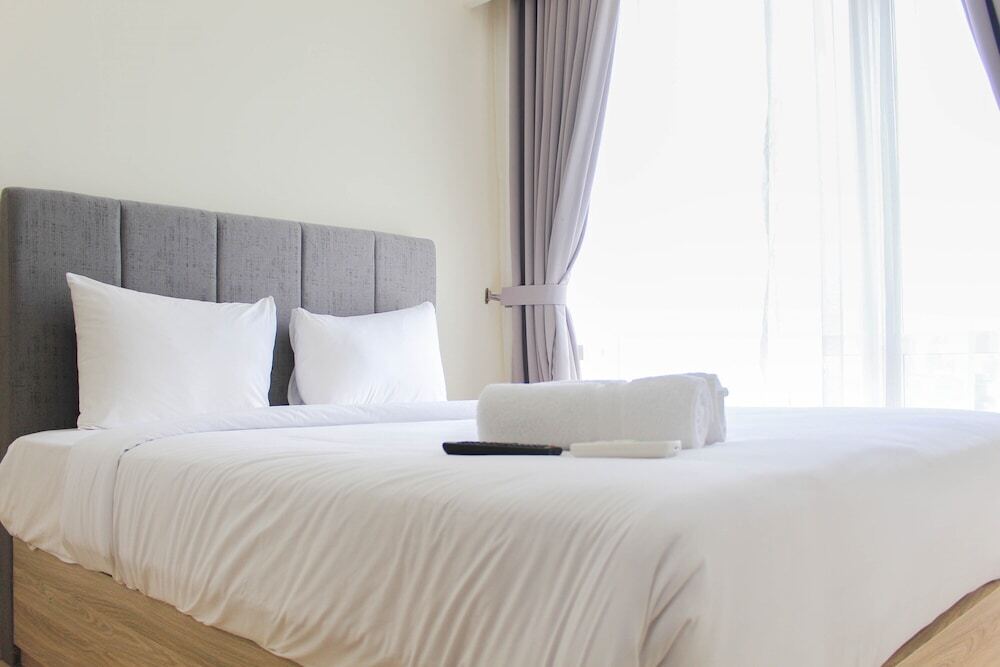 Джакарта: Spacious and Posh 2BR Menteng Park Apartment