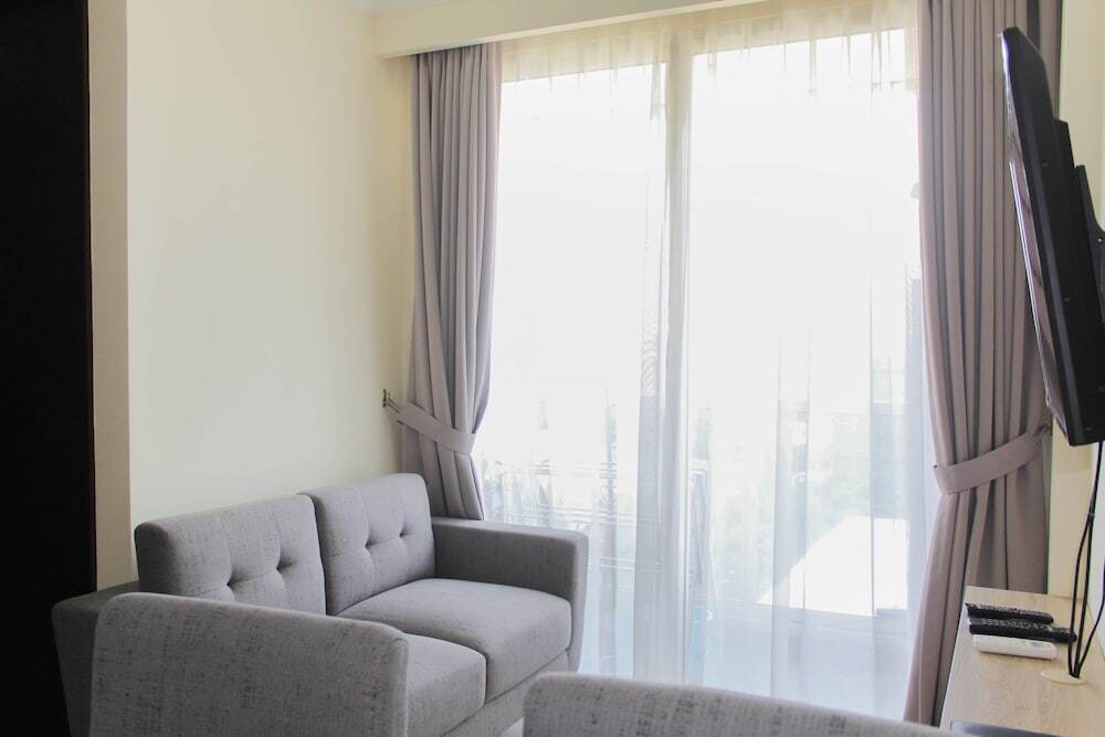 Джакарта: Spacious and Posh 2BR Menteng Park Apartment