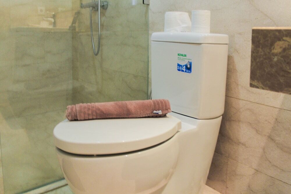 Джакарта: Spacious and Posh 2BR Menteng Park Apartment