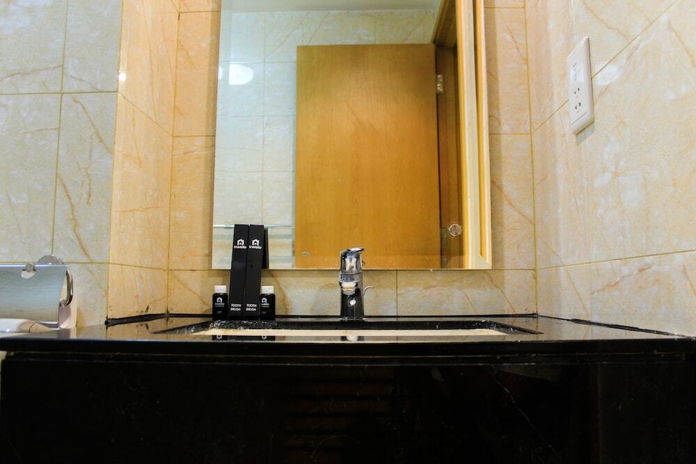 Джакарта: Golf View 2BR Apartment @ The Mansion Kemayoran