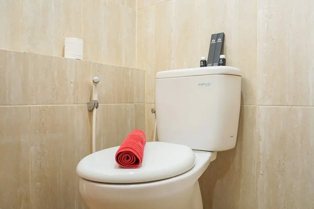 Джакарта: Fully Furnished Studio at Green Park View Apartment