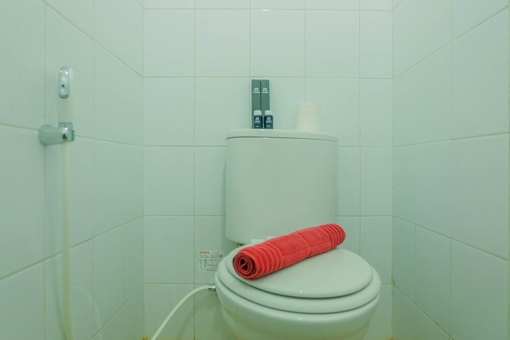 Читарингул: New Furnished Studio Apartment at Gunung Putri Square