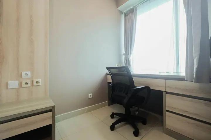Бекаси: Modern Studio at Grand Kamala Lagoon Apartment