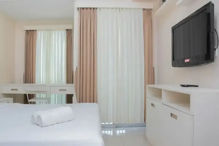 Бекаси: Clean Studio Apartment at Grand Dhika City