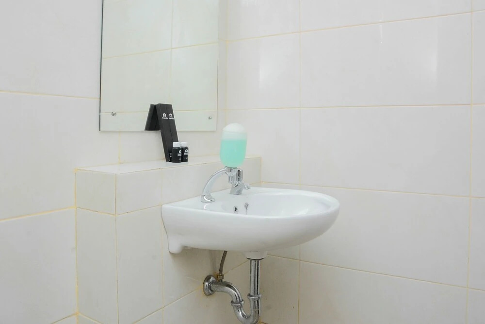 Бекаси: Clean Studio Apartment at Grand Dhika City