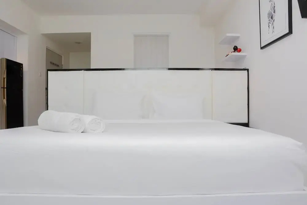 Бекаси: Pleasant and Modern Studio Grand Kamala Lagoon Apartment