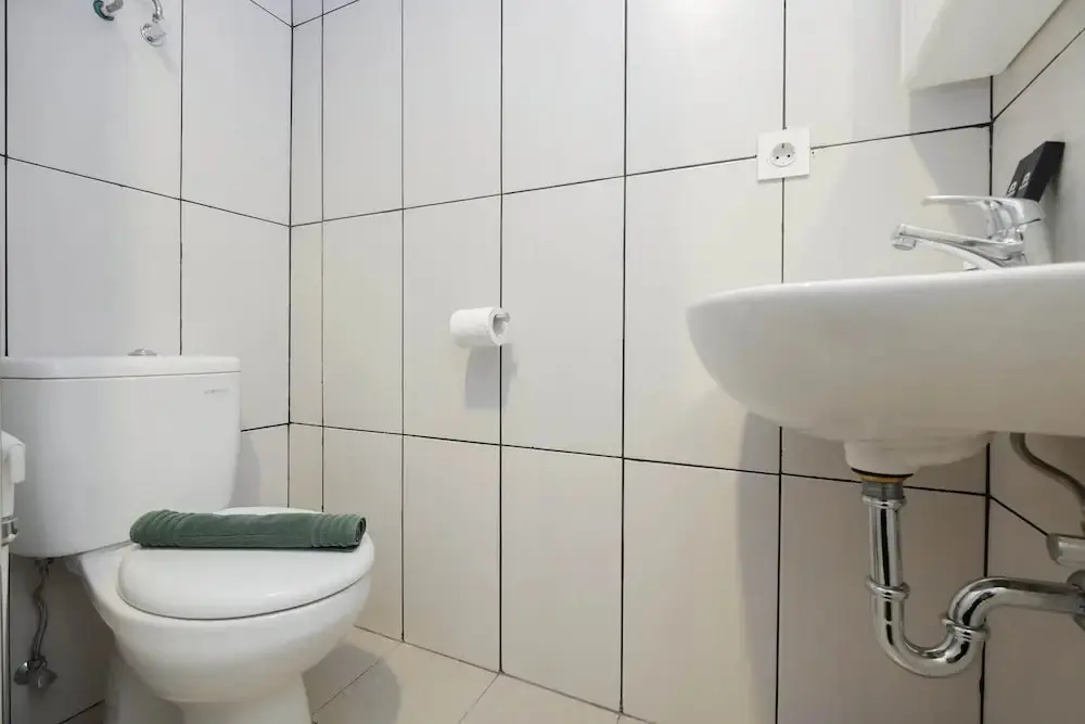 Бекаси: Modern and Spacious Studio Grand Kamala Lagoon Apartment