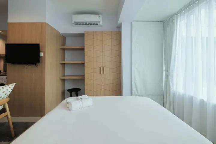 Бекаси: Modern and Spacious Studio Grand Kamala Lagoon Apartment