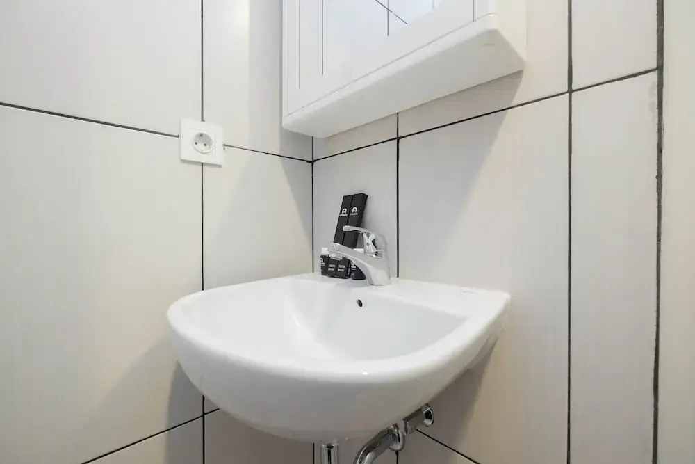 Бекаси: Modern and Spacious Studio Grand Kamala Lagoon Apartment