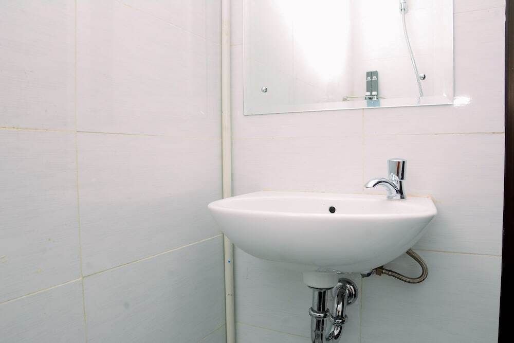 Караванг: Affordable Room at Guesthouse Galuh Mas