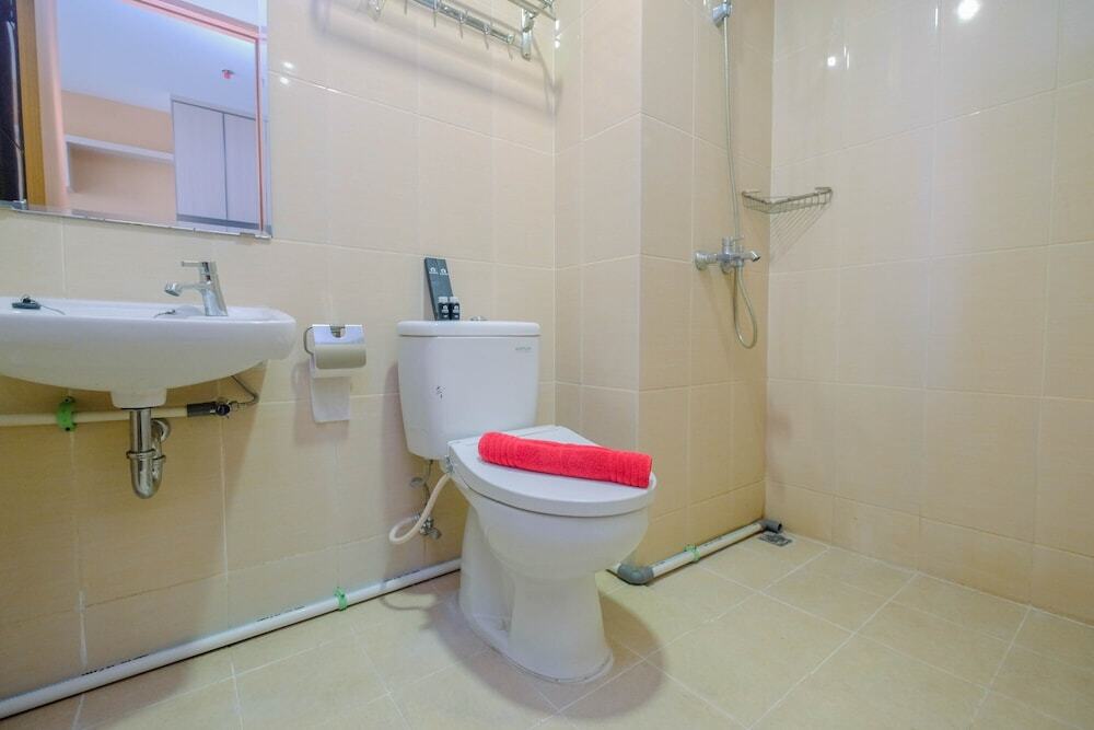 Чикаранг: Minimalist Studio at The Oasis Apartment near Waterboom Cikarang