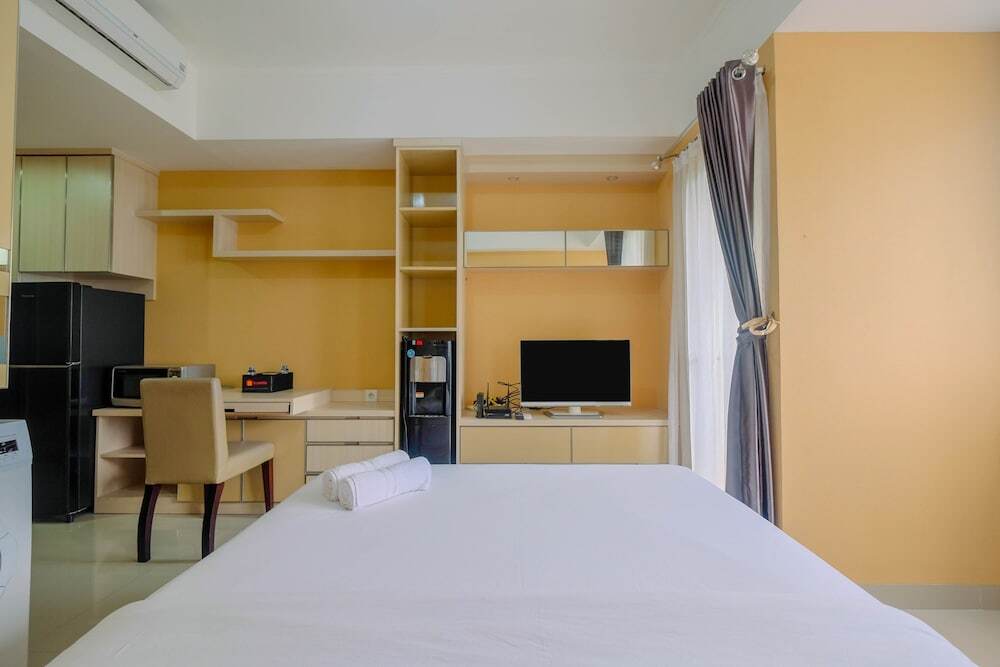 Чикаранг: Minimalist Studio at The Oasis Apartment near Waterboom Cikarang