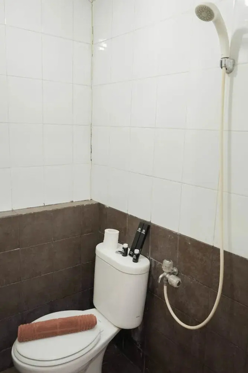Джакарта: Simply Cozy 2BR Green Pramuka Apartment