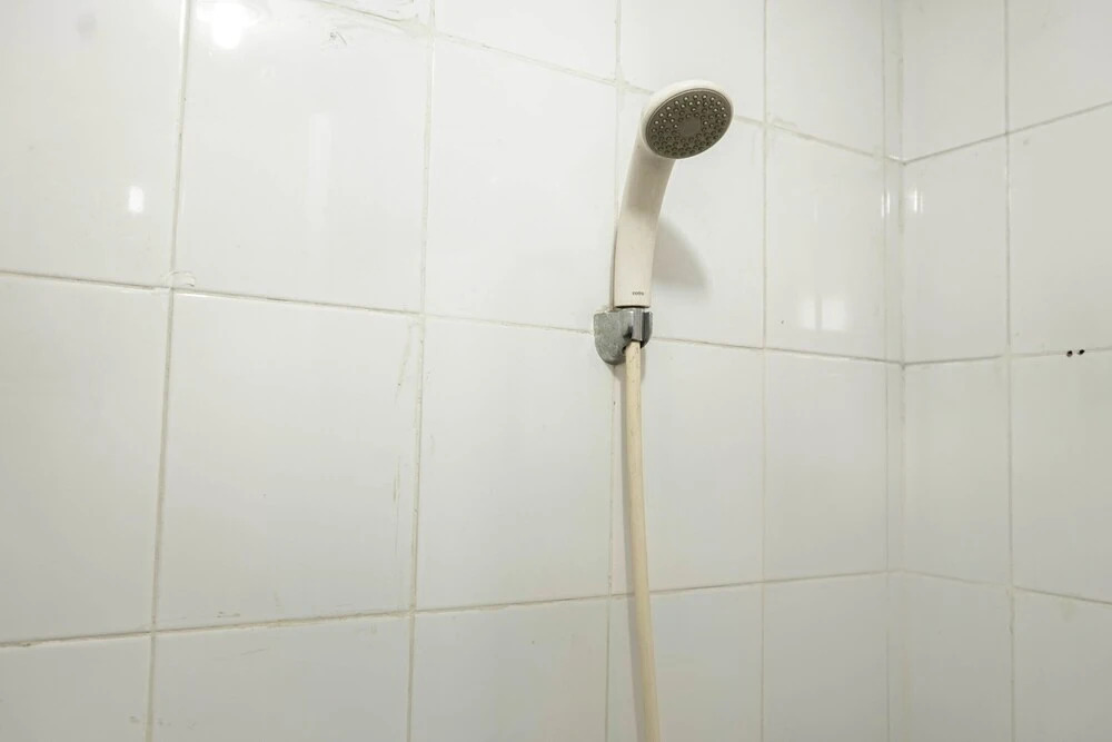 Джакарта: Simply Cozy 2BR Green Pramuka Apartment
