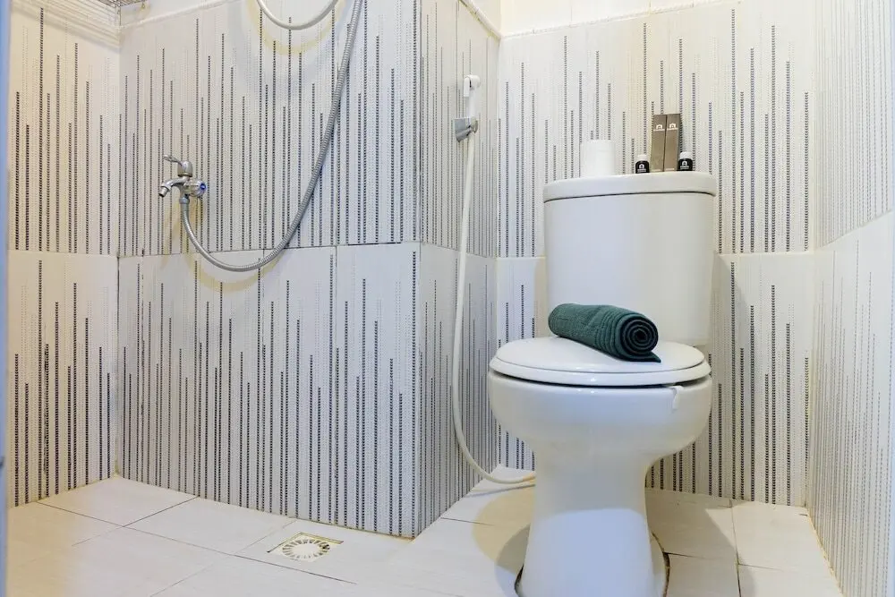 Джакарта: Modern and Comfy 2BR Green Pramuka Apartment