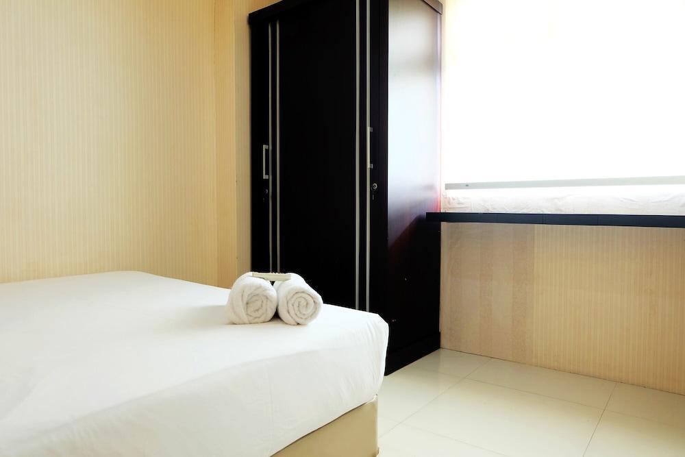 Comfy 2BR Apartment at Green Pramuka City — фото 1