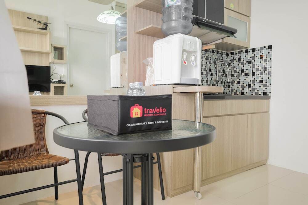 Джакарта: 2BR at Green Pramuka Apartment with Mall Access