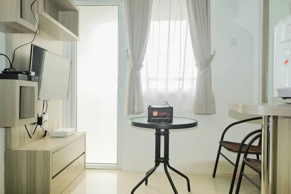 Джакарта: 2BR at Green Pramuka Apartment with Mall Access