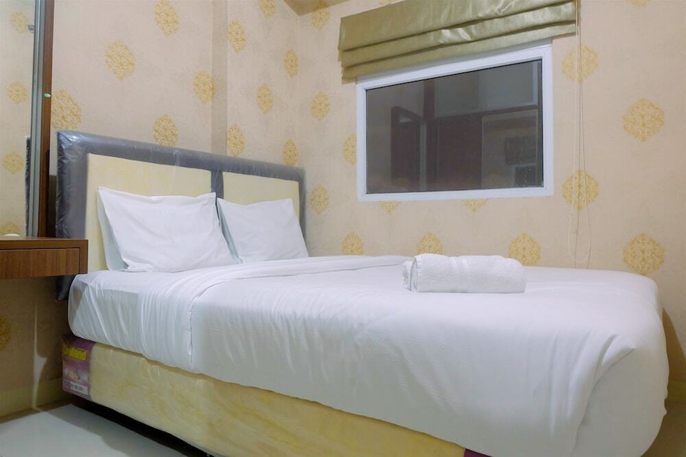 Джакарта: 2BR with Mall Access at Green Pramuka Apartment