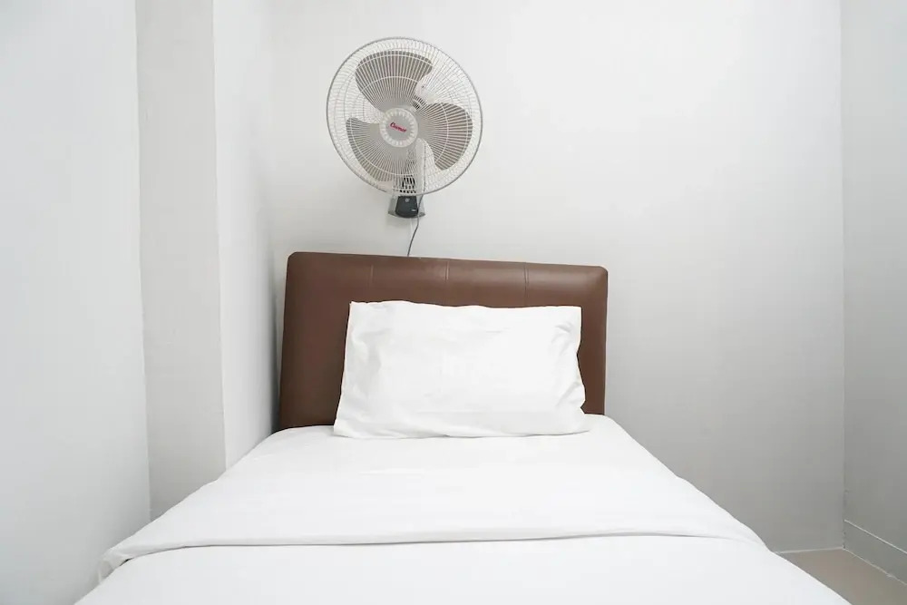 Джакарта: Tranquil Green Pramuka 2BR Apartment near Shopping Center