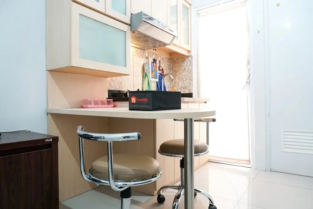 Джакарта: Tranquil Green Pramuka 2BR Apartment near Shopping Center