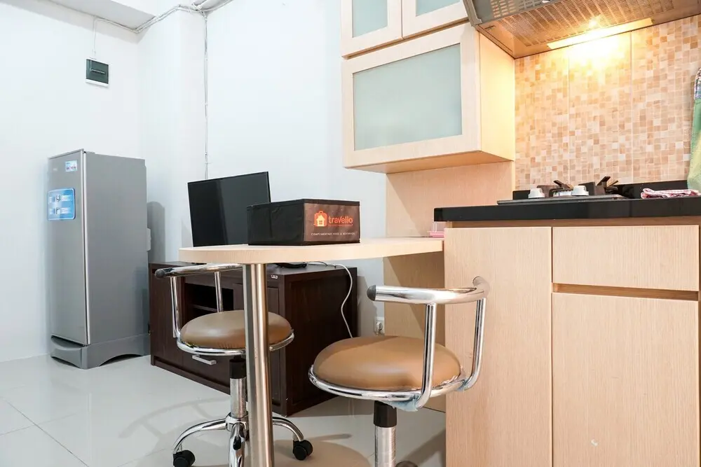 Джакарта: Tranquil Green Pramuka 2BR Apartment near Shopping Center