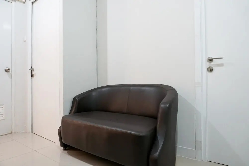 Джакарта: Tranquil Green Pramuka 2BR Apartment near Shopping Center