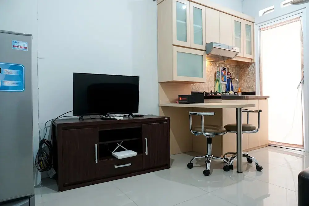 Джакарта: Tranquil Green Pramuka 2BR Apartment near Shopping Center
