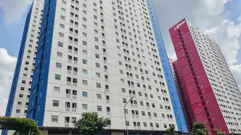 Minimalist Studio with City View at Green Pramuka Apartment — фото 1