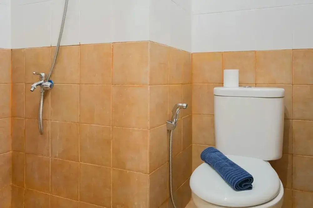 Джакарта: Cozy Studio Green Pramuka Apartment next to Mall