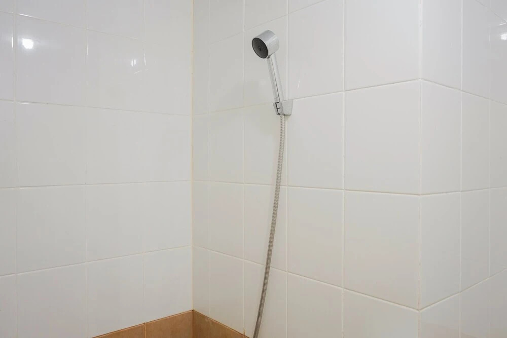 Джакарта: Cozy Studio Green Pramuka Apartment next to Mall