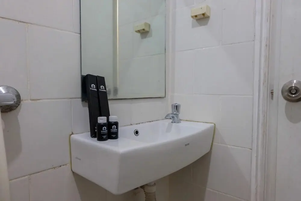 Куруг: Elegant 2BR Paragon Village Apartment