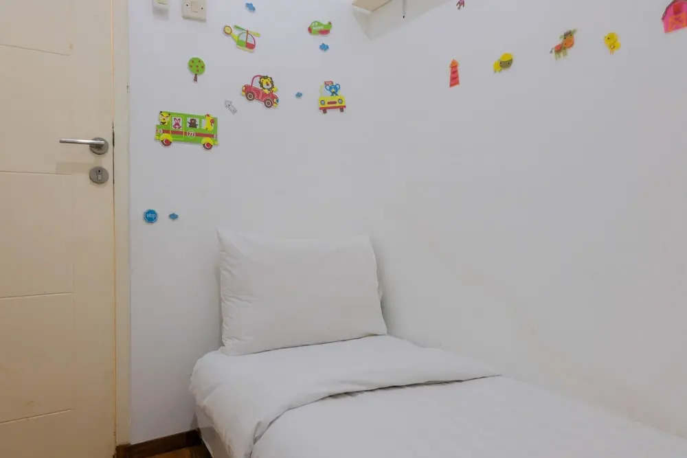 Куруг: Elegant 2BR Paragon Village Apartment