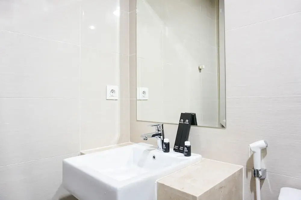 Джакарта: Minimalist Studio Apartment at Puri Mansion
