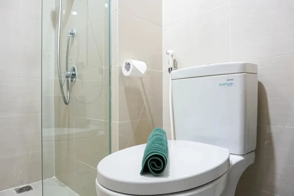 Джакарта: Simply Furnished Studio Apartment at Puri Mansion