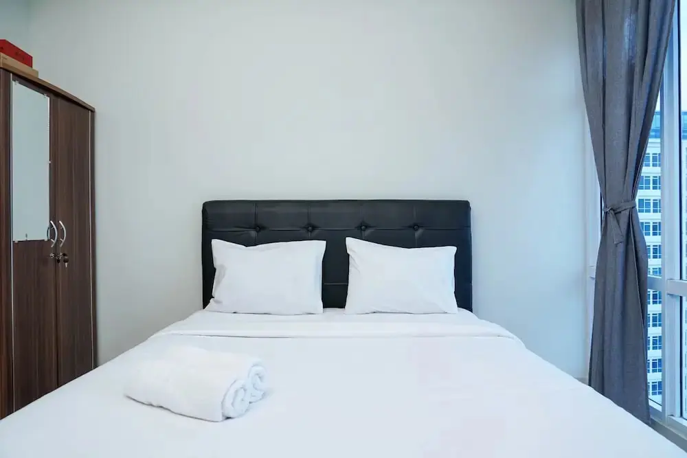 Джакарта: Simply Furnished Studio Apartment at Puri Mansion