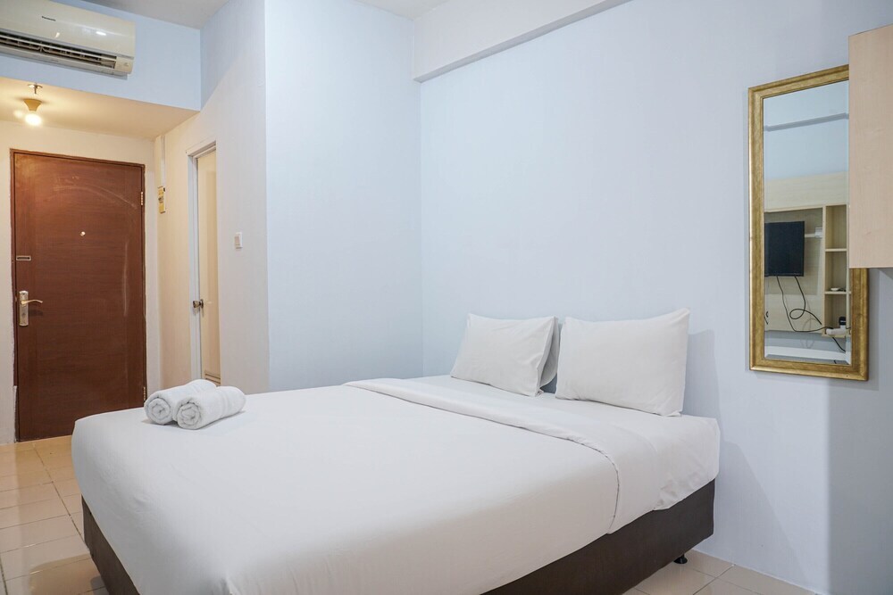 Джакарта: Simple with Affordable Price Studio Puri Park View Apartment