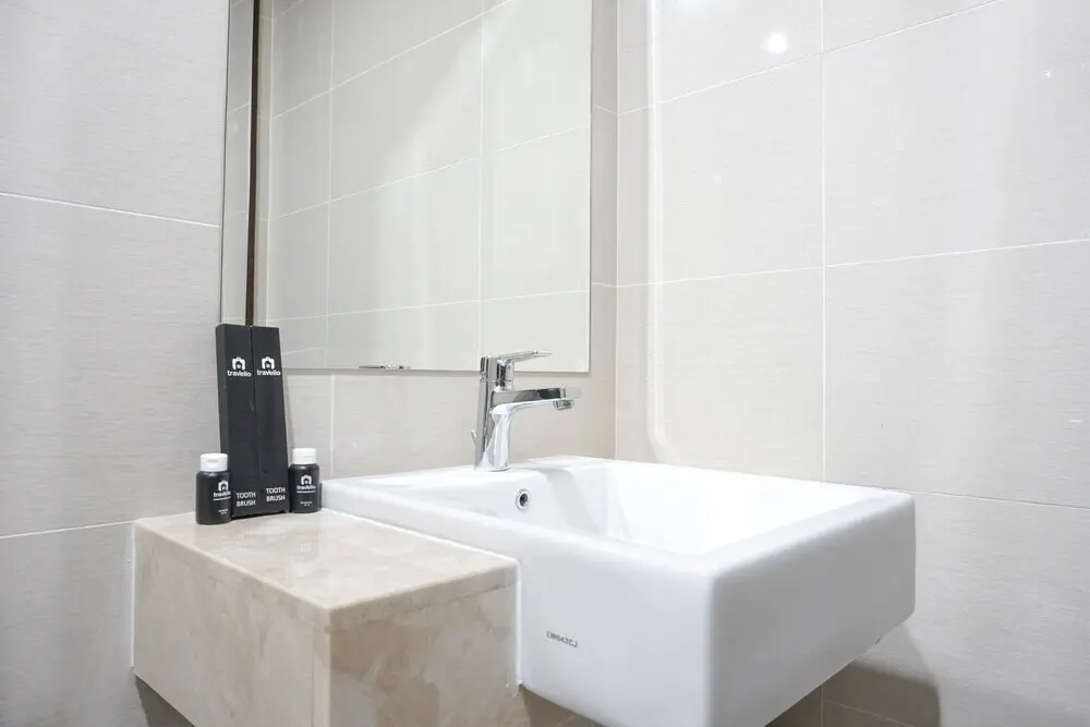 Джакарта: Minimalist 3BR Apartment at Puri Mansion