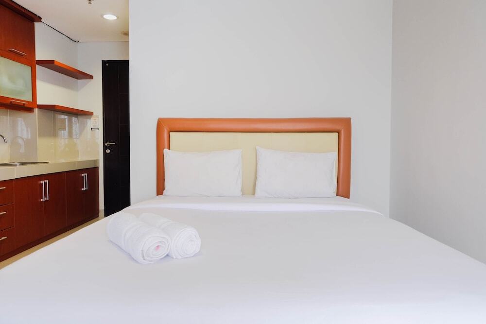 Legok: Minimalist Studio Apartment at Atria Residence