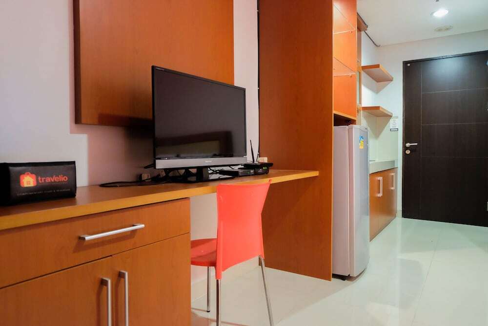 Legok: Minimalist Studio Apartment at Atria Residence