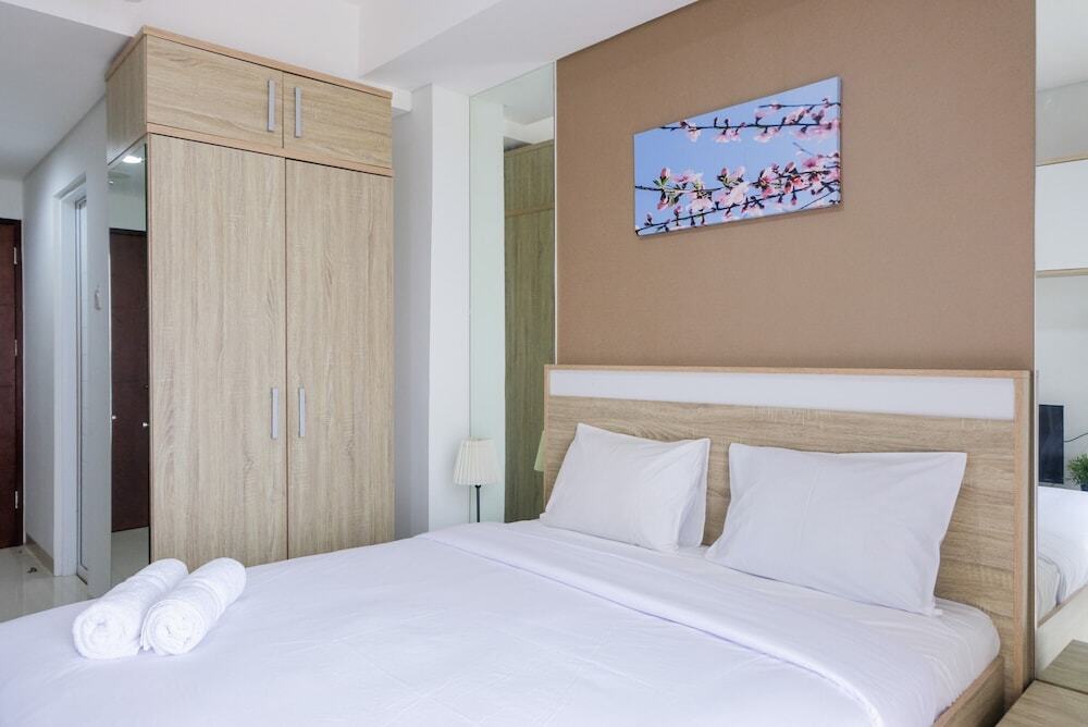 Тангеранг: Luxurious and Cozy Studio Springwood Apartment