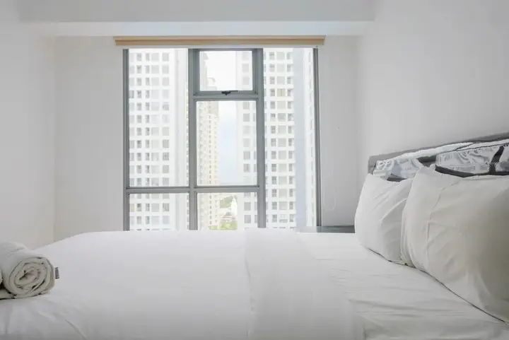 Legok: Super Good Deal 3BR M-Town Apartment by Travelio