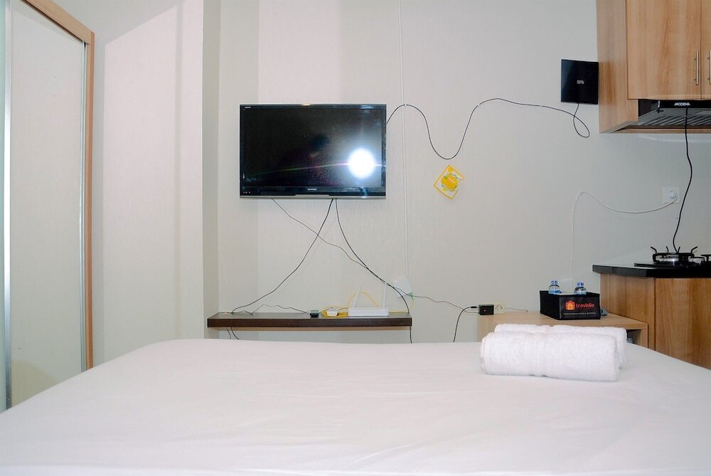 Бекаси: Cozy and Modern Studio at Grand Kamala Lagoon Apartment