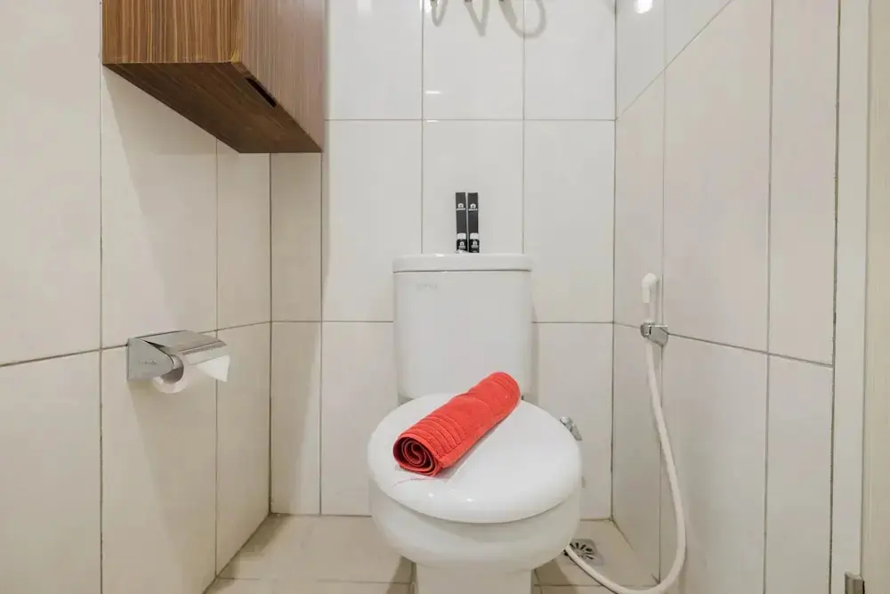 Бекаси: Homey Studio Room at Grand Kamala Lagoon Apartment